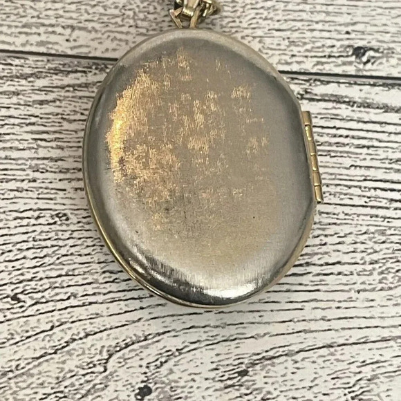 Vintage VTG Avon Floral Faux Pearl Locket Pendant Necklace 22” Long - Picture 7 of 13